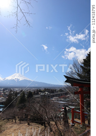 新倉山浅間公園から望む富士山 112418795