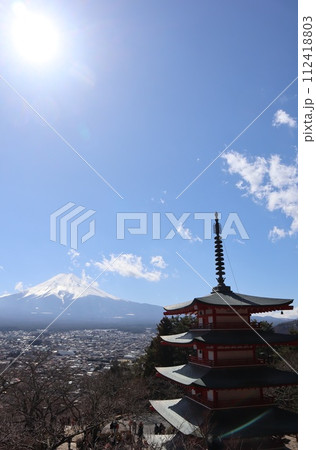 新倉山浅間公園から望む富士山 112418803