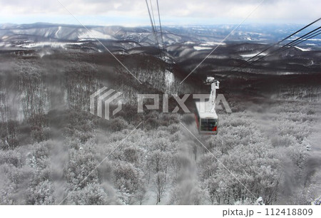 八甲田山ロープウェイと樹氷　八甲田山　国立公園　青森県 112418809