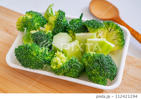 小房に分けたブロッコリー 112421294