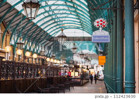 ロンドン　コヴェント・ガーデンのアップル・マーケット 112423630