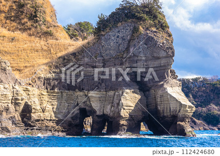【静岡県_西伊豆_堂ヶ島】海底火山時代の地層が点在するジオサイト 【静岡県_西伊豆_堂ヶ島】海底火山時代の地層が点在するジオサイト 112424680