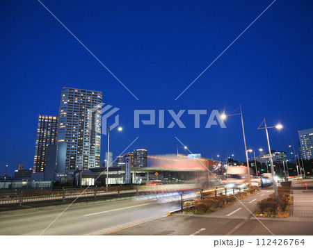 (東京都)豊洲有明線 トワイライト夕景 (東京都)豊洲有明線 トワイライト夕景 112426764