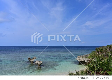 ティーヌ浜のハートロック 112427359