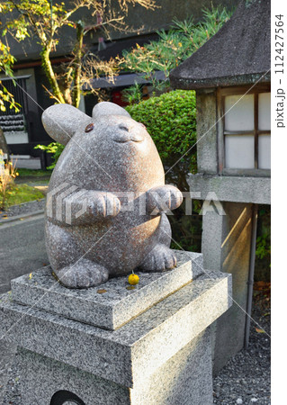 京都 岡﨑神社（岡崎神社）の可愛いうさぎ（京都市左京区） 112427564