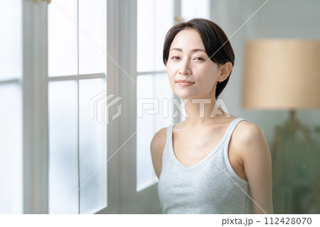 きれいな女性 きれいな女性 112428070