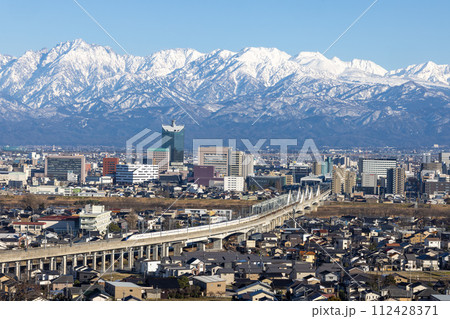 立山連峰を望む 立山連峰を望む 112428371