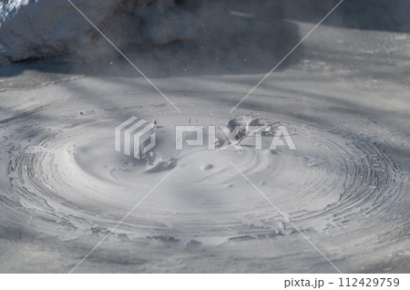 大地の芸術？　別府坊主地獄  112429759