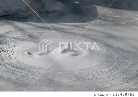 大地の芸術？　別府坊主地獄  112429763