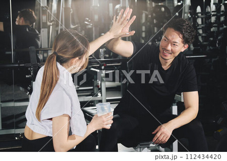 パーソナルトレーナー　ジム 112434420