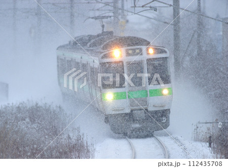千歳線 北広島ー島松 JR北海道 721系 F-3017編成(札幌) 千歳線 北広島ー島松 JR北海道 721系 F-3017編成(札幌) 112435708