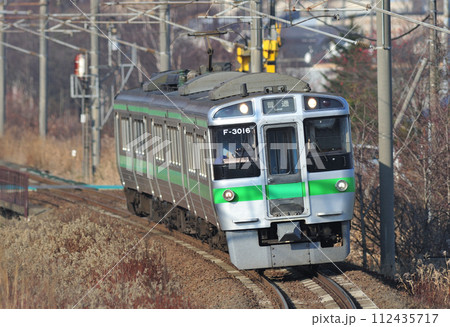 千歳線　北広島ー島松　JR北海道　721系　F-3016編成（札幌） 112435717