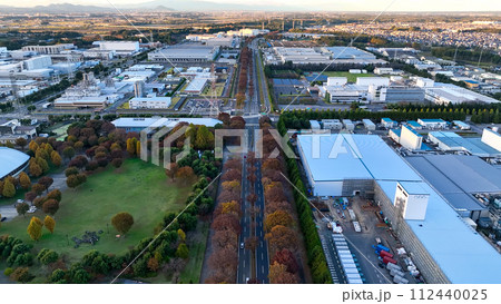工業地帯のドローン空撮 112440025