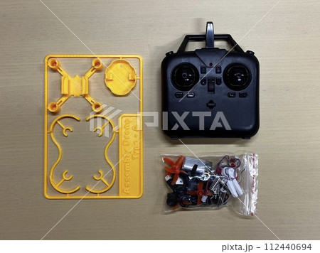 模型　ドローン 112440694