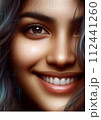 女性の笑顔 112441260