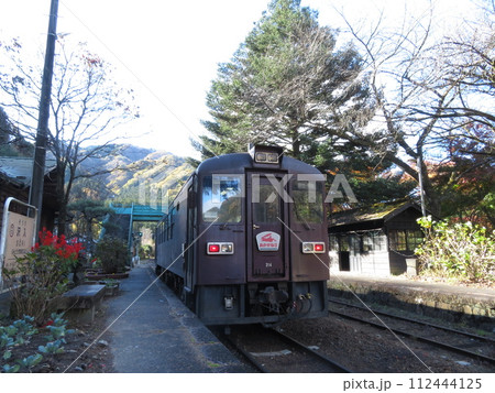鉄路のある風景　沢入駅　わたらせ渓谷鐵道 112444125