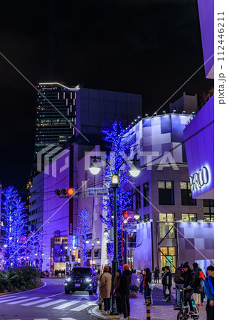 東京　渋谷区の都市風景　渋谷パルコの夜景 112446211