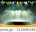 ステージのスポットライト グリーン 112446348