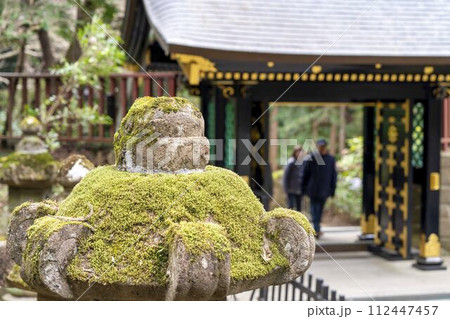 早春の瑞鳳殿　感仙殿と善応殿の門　宮城県仙台市 112447457