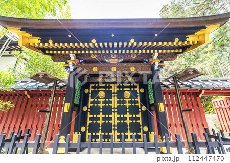 早春の瑞鳳殿　涅槃門　宮城県仙台市 112447470