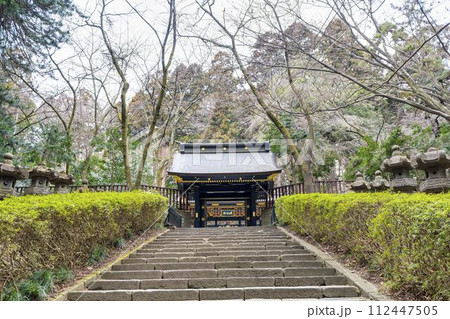 早春の瑞鳳殿　感仙殿と善応殿の門　宮城県仙台市 112447505