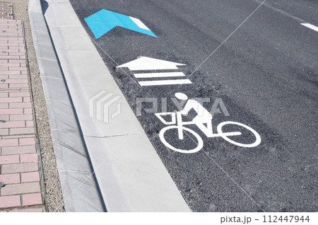 普通自転車専用通行帯 普通自転車専用通行帯 112447944