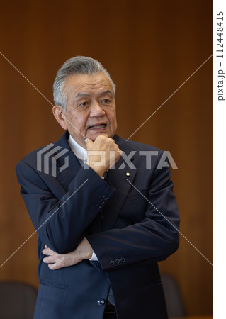 説明する政治家 マニフェスト 説明する政治家 マニフェスト 112448415