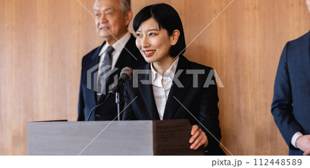 政治家 演説 政治家 演説 112448589