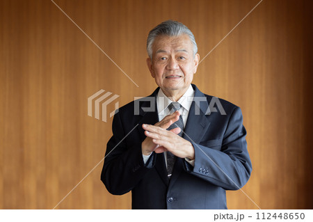 シニア　ビジネスマン 断る 112448650