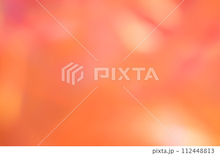 オレンジカラー系動きのあるイメージ　背景素材 112448813