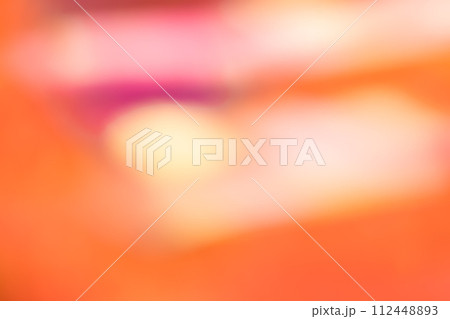 オレンジカラー系動きのあるイメージ　背景素材 112448893