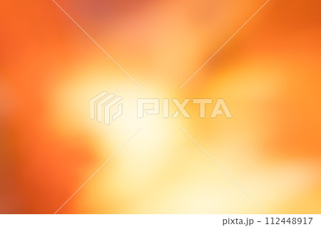 オレンジカラー系動きのあるイメージ　背景素材 112448917