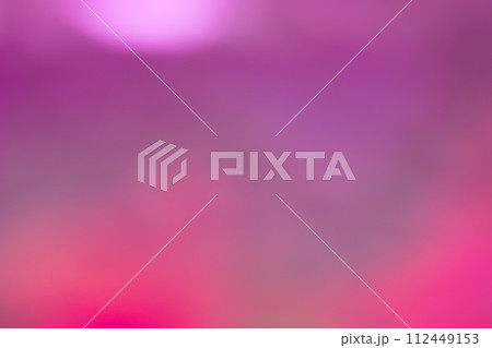 ピンクカラー系動きのあるイメージ　背景素材 112449153