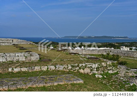 勝連城跡より 112449166