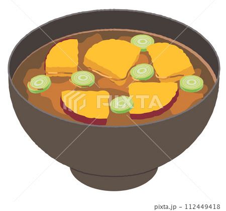 カットしたサツマイモ入りの味噌汁 カットしたサツマイモ入りの味噌汁 112449418