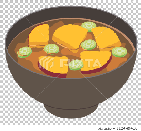 カットしたサツマイモ入りの味噌汁 カットしたサツマイモ入りの味噌汁 112449418