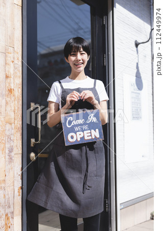 ショップ店員 112449974