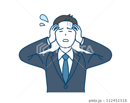 頭を抱えて困っている会社員の男性、ビジネスマン 112452318