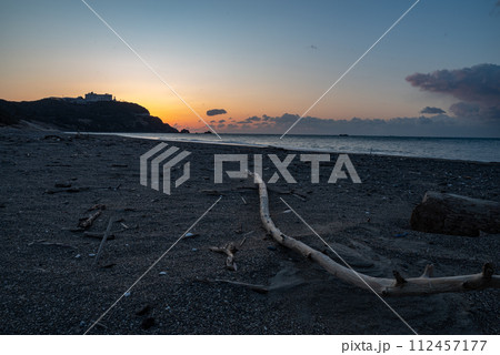 夜明け前　伊良湖・恋路ヶ浜 112457177