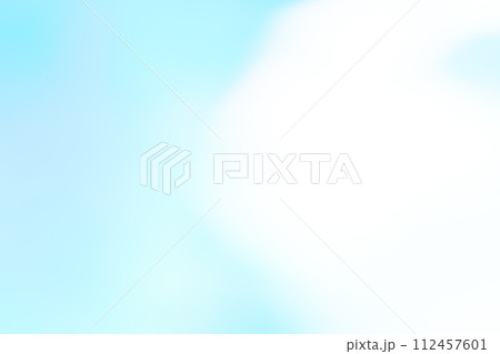 ライトブルー系動きのあるイメージ　背景素材 112457601