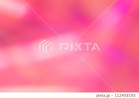 ライトピンク系動きのあるイメージ　背景素材 112458193