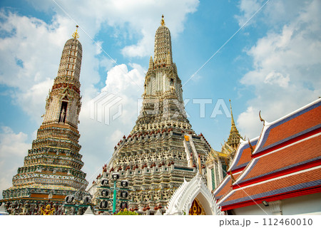 バンコクにあるワット・アルンのとても美しい風景 バンコクにあるワット・アルンのとても美しい風景 112460010