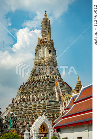 バンコクにあるワット・アルンのとても美しい風景 112460012