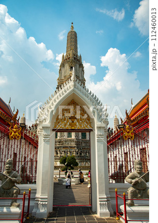 バンコクにあるワット・アルンのとても美しい風景 112460013