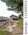 古代の山城　城壁内側から見た鬼ノ城西門　岡山県総社市 112460924
