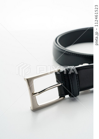 男性用の革ベルト 112461523