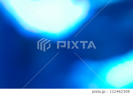 ディープブルー系動きのあるイメージ　背景素材 112462309