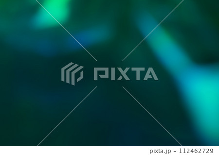 ディープグリーン系動きのあるイメージ　背景素材 112462729
