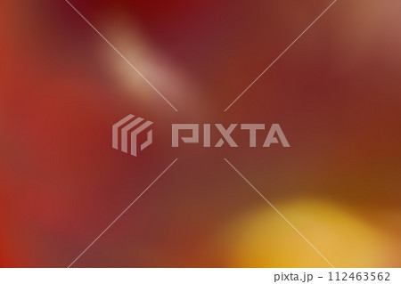 レッドブラウン系動きのあるイメージ 112463562