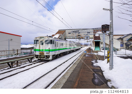 大中山駅にてキハ40形気動車 112464813
